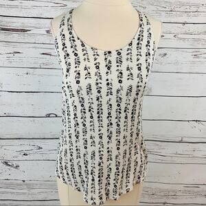 Mudd Black and White Floral Too knit tank soft